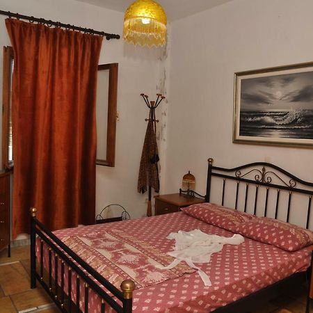 Miltiadis Apartments Sineti Esterno foto