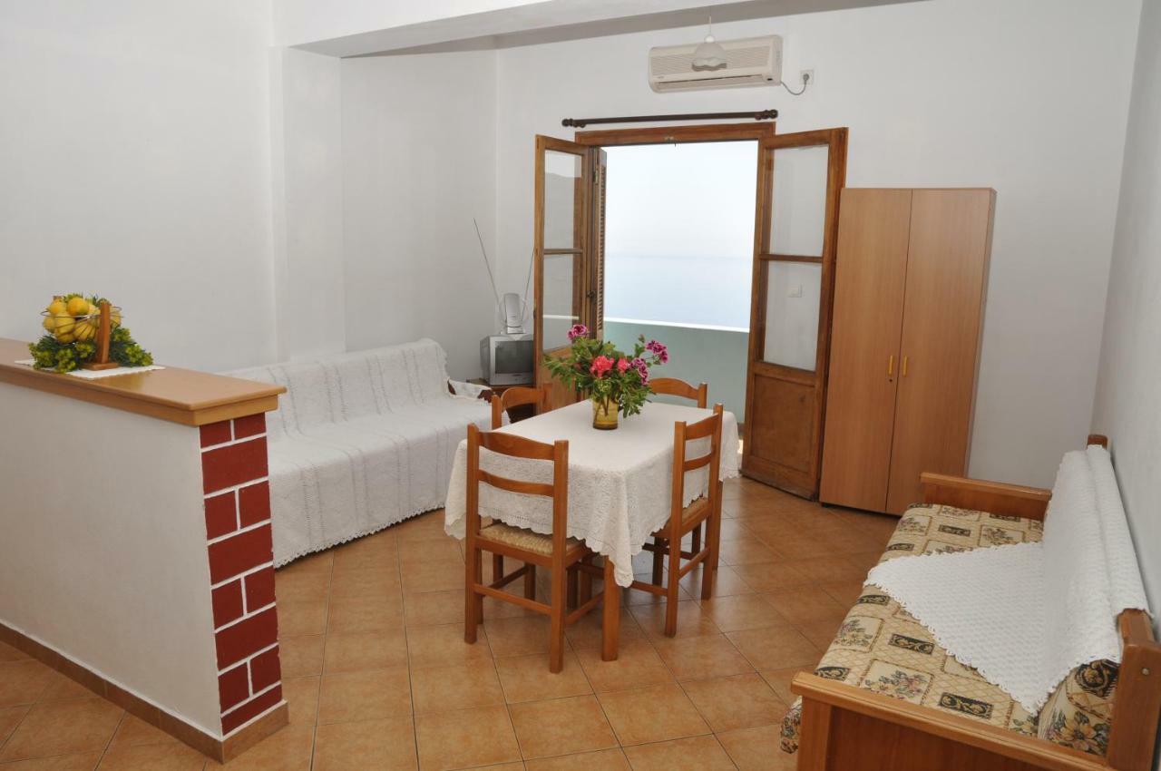 Miltiadis Apartments Sineti Esterno foto